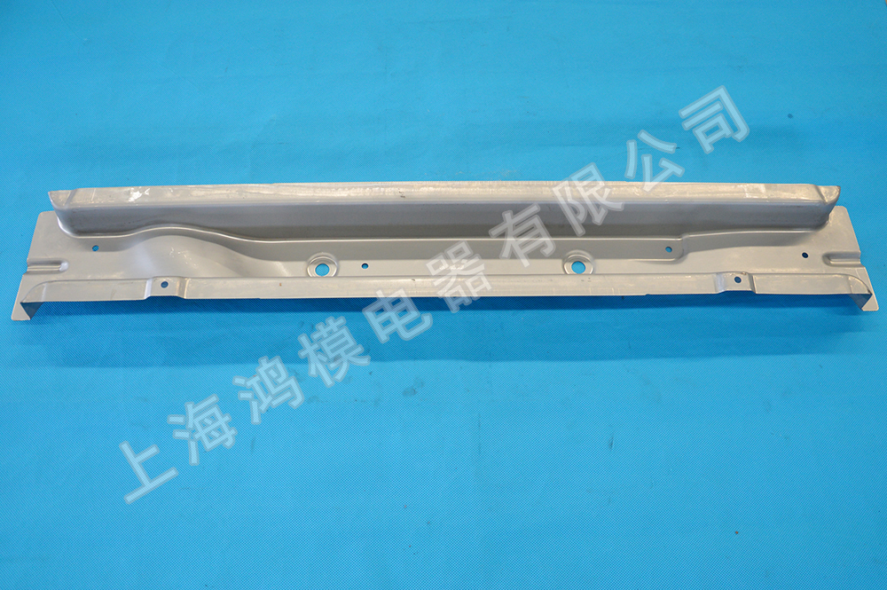 后地板第三橫梁總成