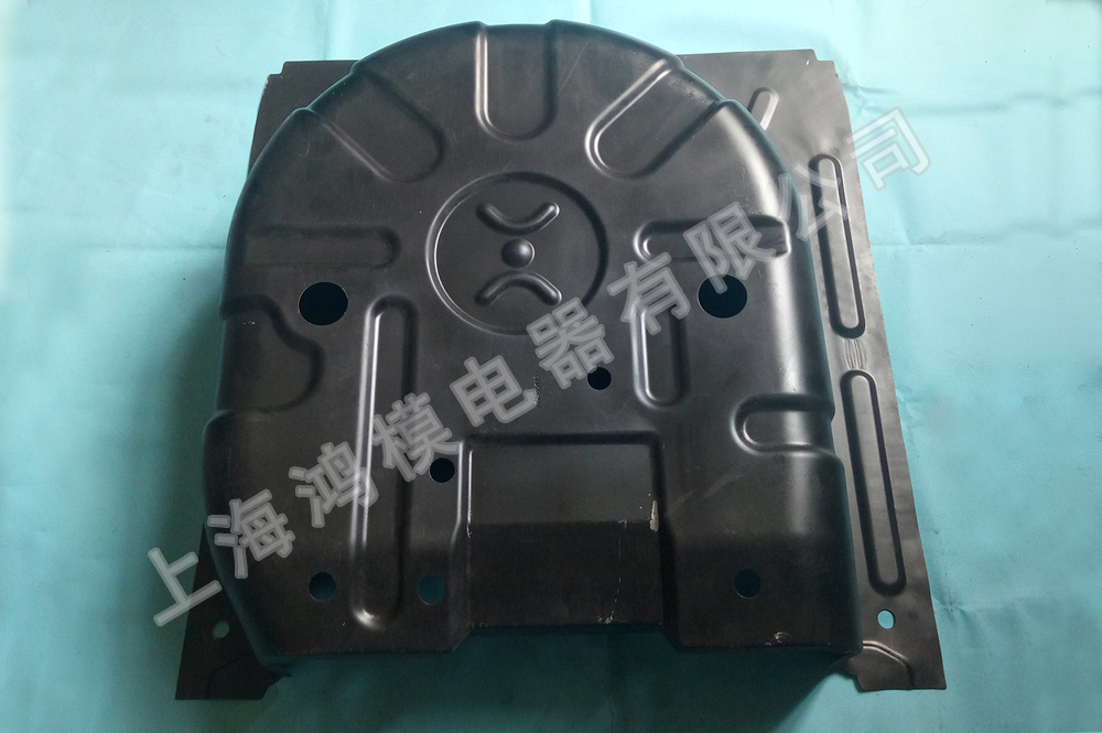 上汽 R75 備胎倉